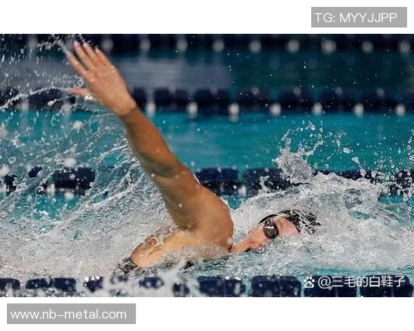 世界游泳纪录保持者突破极限 打破历史束缚创造新辉煌