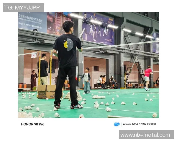 羽毛球装备选购指南:必备训练器材推荐与使用技巧分享 羽毛球装备选购指南:必备训练器材推荐与使用技巧分享